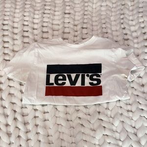 Levi’s tshirt